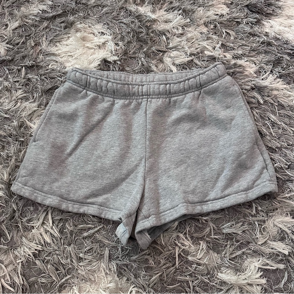 Aritzia TNA shorts